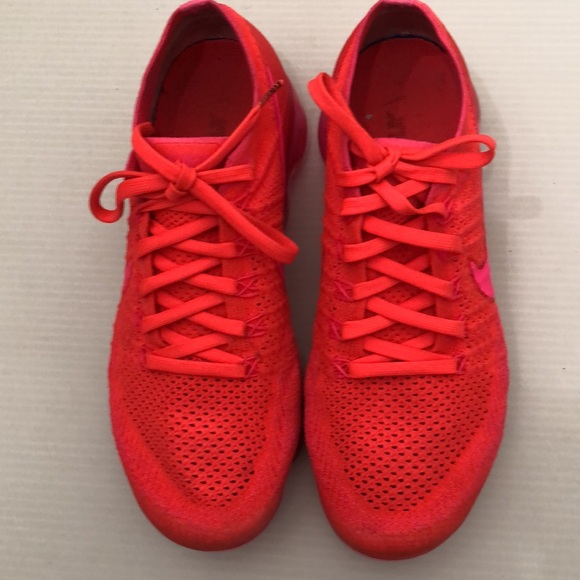 hyper punch pink vapormax